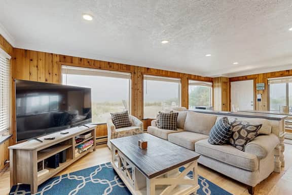 Oceanfront home with great views high speed WiFi and direct beach access - Image 2
