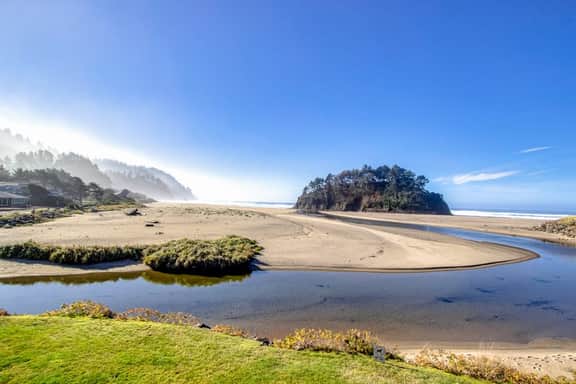 Proposal Rock Charmer Condo in Neskowin with creekside and ocean views - Image 2