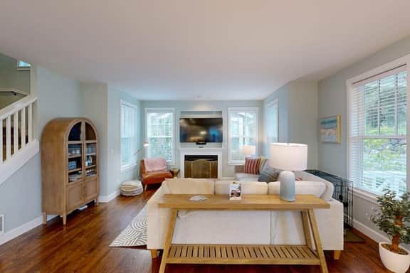 Beautiful home with peek a boo beach views patio with hot tub and firepit WiFi - Image 5