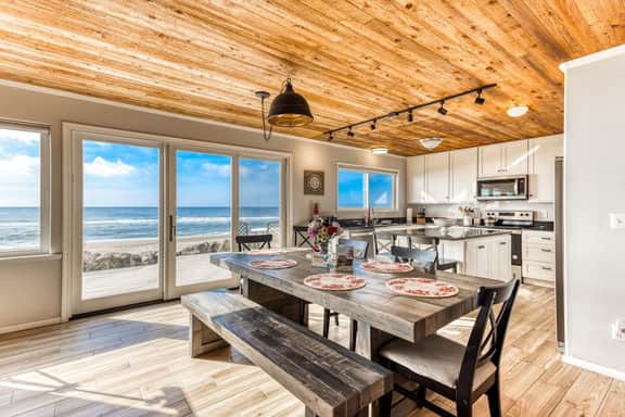 Beachfront home with ocean view hot tub and wood burning fireplace dog friendly - Image 2