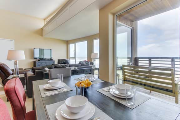 Contemporary oceanfront condo with amazing views dog friendly - Image 3