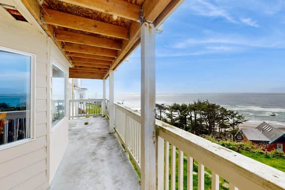 Enormous Renovated Home with Ocean Views and Easy Beach Access Dogs OK - Image 3