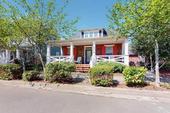 Dog Friendly Home with Private Hot Tub Free WiFi Decks and Gas Grill - Image 3