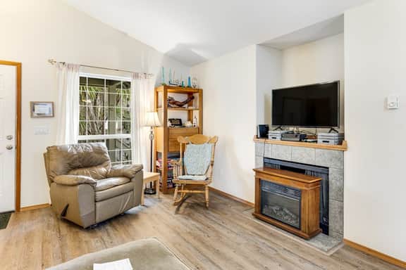 Dog Friendly Home Just a Half Mile Walk to the Beach and Heart of Town - Image 4