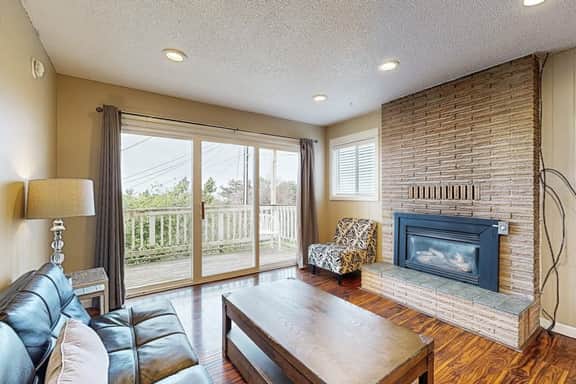 Oceanview Condo with Easy Beach Access and Full Kitchen Dogs OK - Image 5