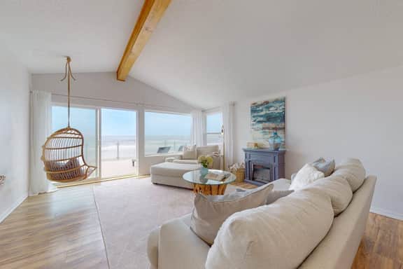 Pet-Friendly,Oceanfront Escape with Multi-Level Decks - Image 2