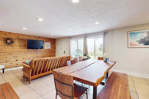 Cozy Coastal Condo with Ocean View Close to the Beach Dogs OK - Image 3