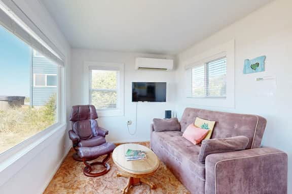 Quaint Beach Getaway with Beach Access Ocean View and Perfect Location Near Town - Image 4