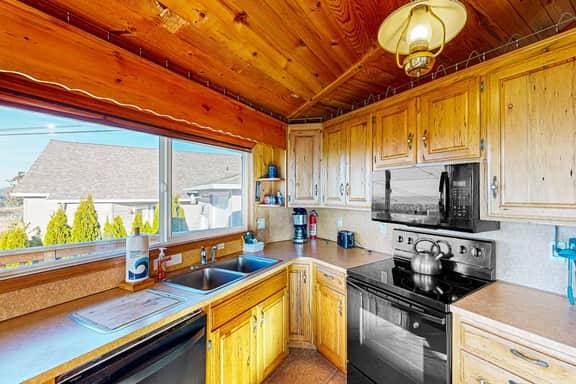 Spacious Dog Friendly Getaway with Boat Parking Perfect for Two Families - Image 4