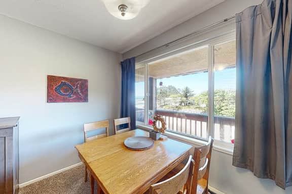 Third floor beachfront condo with a balcony full kitchen and ocean views - Image 3