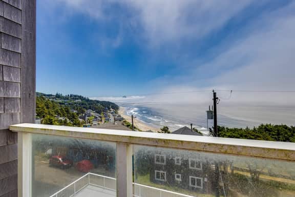 Spacious dog friendly home with ocean views sauna wood stove and WIFI - Image 4