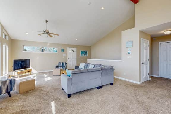 Ocean side home steps from sand dog friendly - Image 3