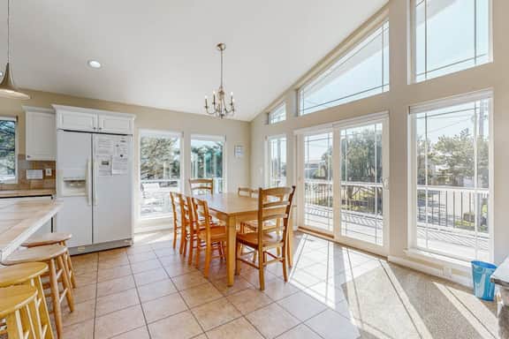 Ocean side home steps from sand dog friendly - Image 4