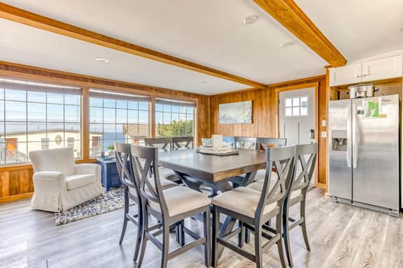 Dog friendly home with ocean views hot tub deck foosball and fireplace - Image 4