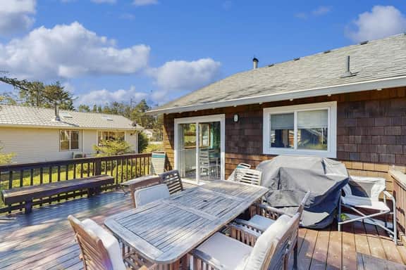Home near the beach with furnished deck gas grill and outdoor firepit - Image 4