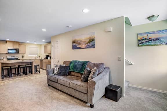Wonderful duplex with central AC 2 washer dryers 1 minute walk to beach - Image 3