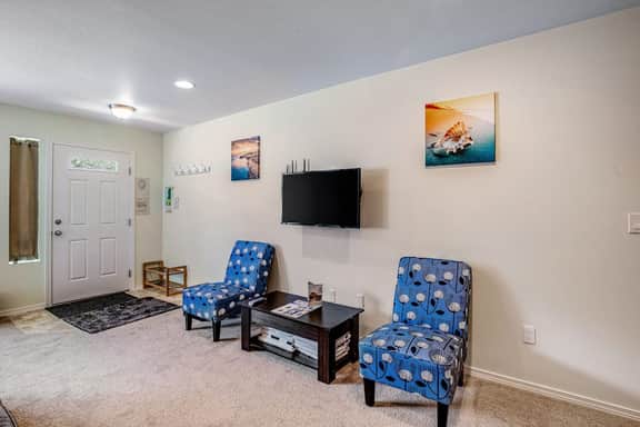 Wonderful duplex with central AC 2 washer dryers 1 minute walk to beach - Image 4