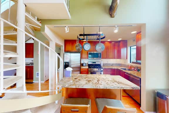 Dog-Friendly Bayfront Escape w/ hot tub, decks & beach access - Image 3