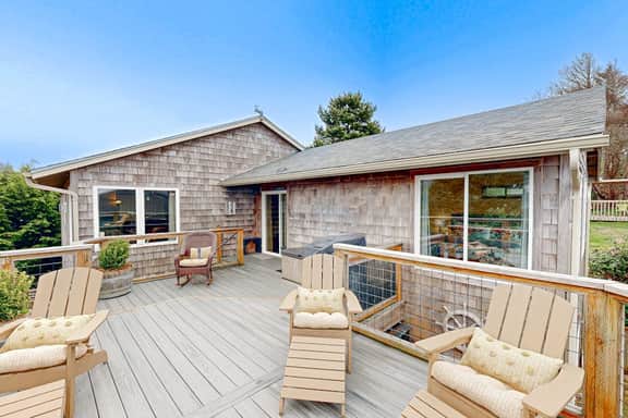 Spacious home with Ocean Views game room office deck patio and grill dogs ok - Image 4