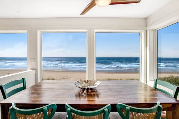 Spacious oceanfront home with patio and private hot tub dog friendly - Image 5