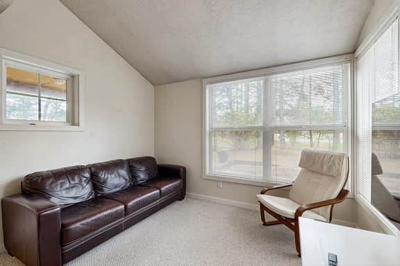 Modern two story dog friendly home located close to beaches and trails - Image 5
