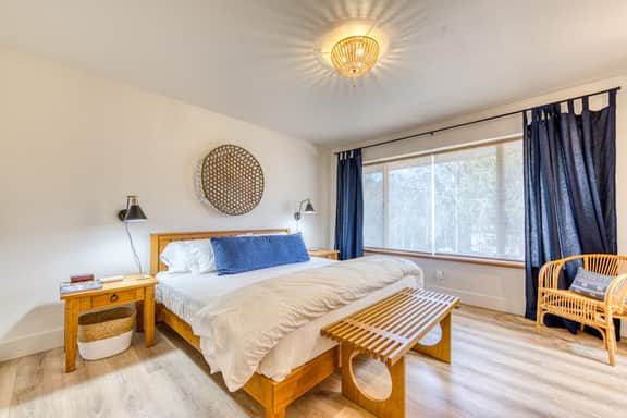 Dog friendly two story home with furnished deck mountain views and foosball table - Image 3