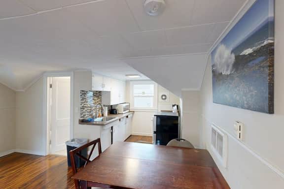 Welcoming dog friendly retreat near beach parks and Lake Lytle - Image 4