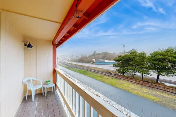 Ideally Located Room Near Downtown and the Beach Dog Friendly - Image 2