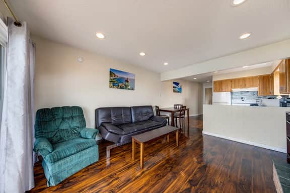 Oceanview Condo with Full Kitchen Balcony Beach Access Nearby - Image 5