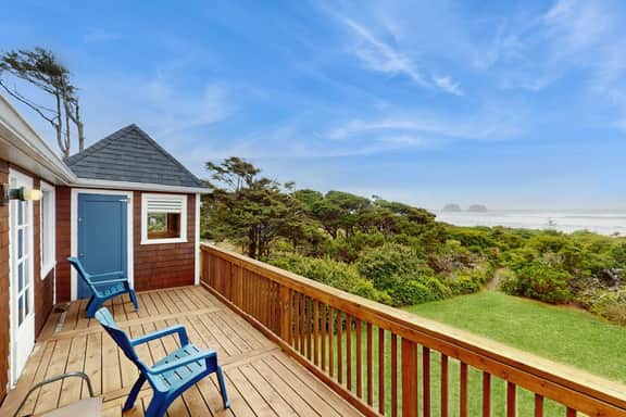 McKinnon's beach house oceanfront with beach views deck patio and fireplace dog friendly - Image 2