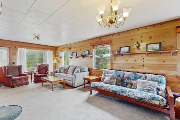 McKinnon's beach house oceanfront with beach views deck patio and fireplace dog friendly - Image 4
