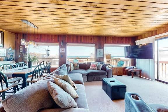 Rustic chic treasure with deck grill wood stove outdoor shower dogs ok - Image 2