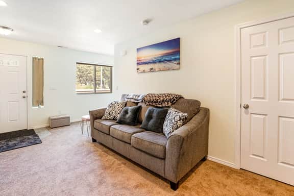 Large and convenient duplex suite with central AC and with D walk 1 minute to beach - Image 4