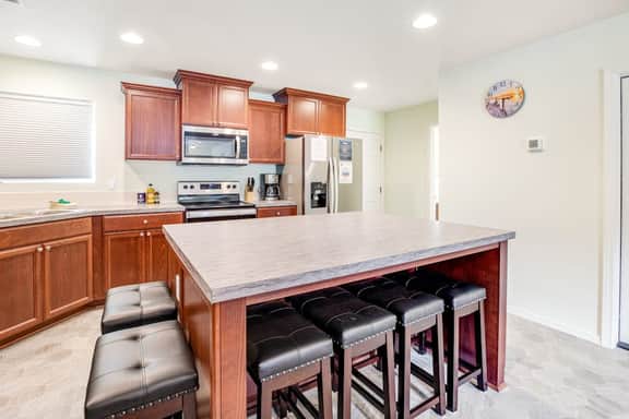Large and convenient duplex suite with central AC and with D walk 1 minute to beach - Image 5