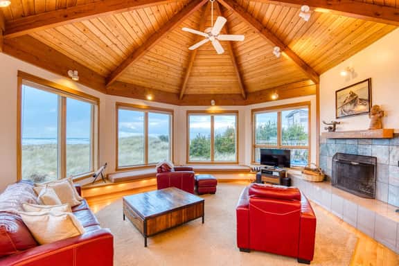 Dog friendly oceanfront house with wood burning fireplace deck and beach access - Image 2
