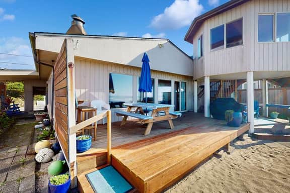 Dog friendly oceanfront house with sweeping ocean views and wood burning fireplace - Image 2
