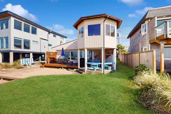 Dog friendly oceanfront house with sweeping ocean views and wood burning fireplace - Image 4