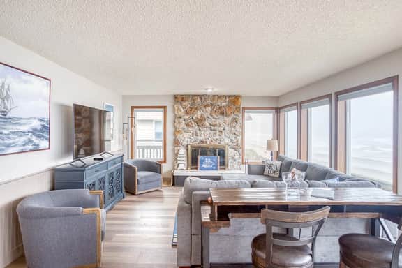 Prime Direct Beachfront Retreat with private deck with views | Dogs Welcome - Image 2