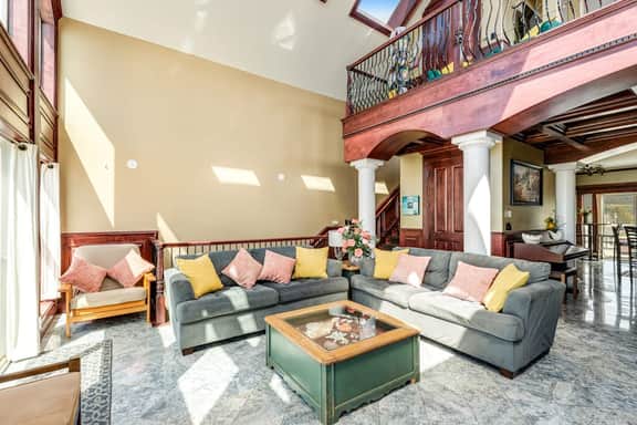 Oceanfront Villa with WiFi Private Hot Tub Balconies Beach Access and Game Room - Image 4