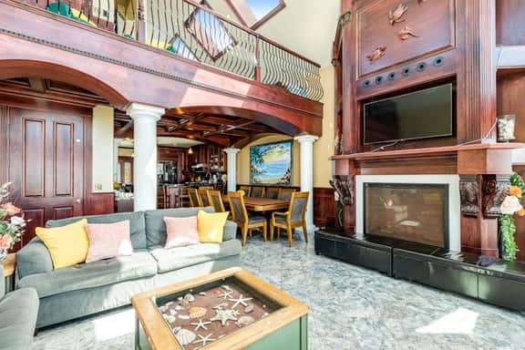 Oceanfront Villa with WiFi Private Hot Tub Balconies Beach Access and Game Room - Image 5