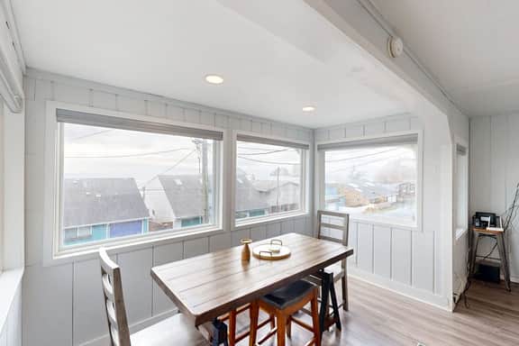 Pleasant dog friendly house with panoramic views short walk to the beach - Image 3