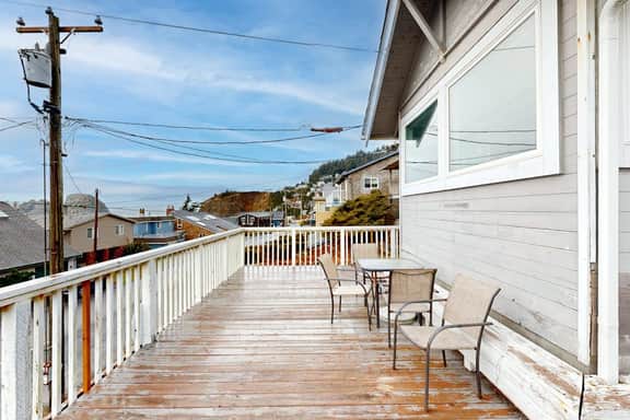 Pleasant dog friendly house with panoramic views short walk to the beach - Image 4
