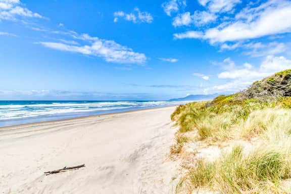 Just Across Street from Beach Ocean Views and Bright Interior Dog friendly - Image 2