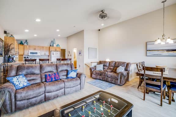 Just Across Street from Beach Ocean Views and Bright Interior Dog friendly - Image 3