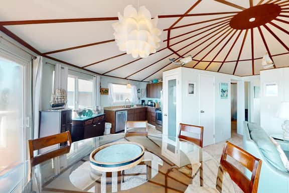 Dog friendly home with great decks and stunning ocean views - Image 5