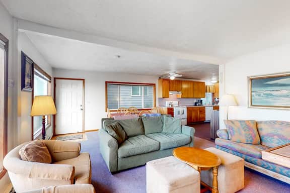 Oceanfront Home with Great Ocean View Deck Fireplace Beach Access 2 Dogs OK - Image 4