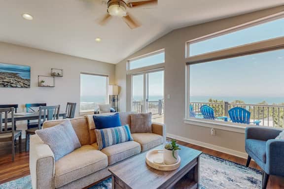 Sweeping ocean view home with fireplace grill and foosball table dog friendly - Image 3
