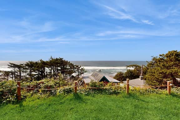 Lower Level Dog Friendly Studio with Ocean Views and Free WiFi Walk to Beach - Image 2