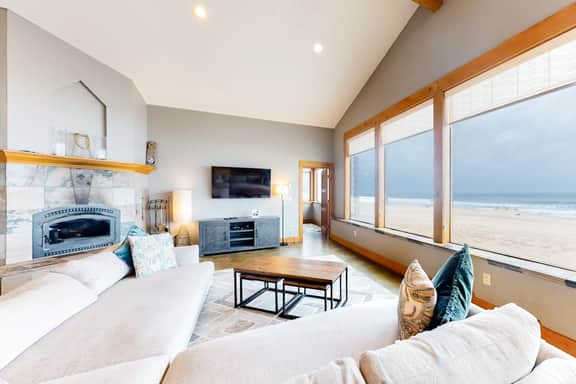 Gorgeous oceanfront home with incredible views of Haystack Rock dog friendly - Image 3