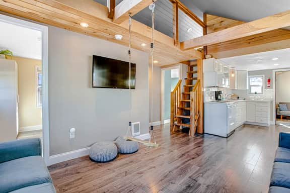 Adorable dog friendly hideaway with free WiFi private washer dryer and firepit - Image 5